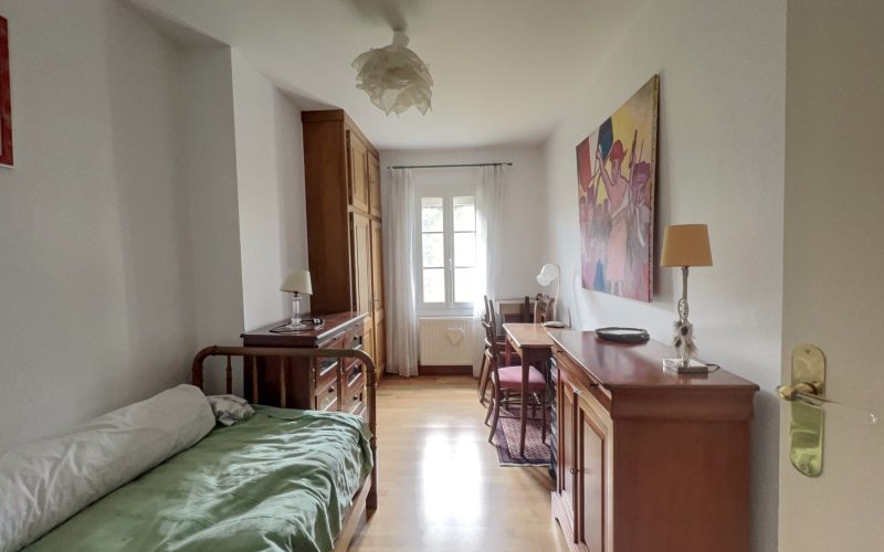 14D8D220-89D7-3CC2-3E9D-07FEA662069E