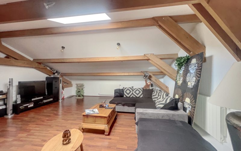 275D0C33-0CBD-1840-7986-9D33D73D623F