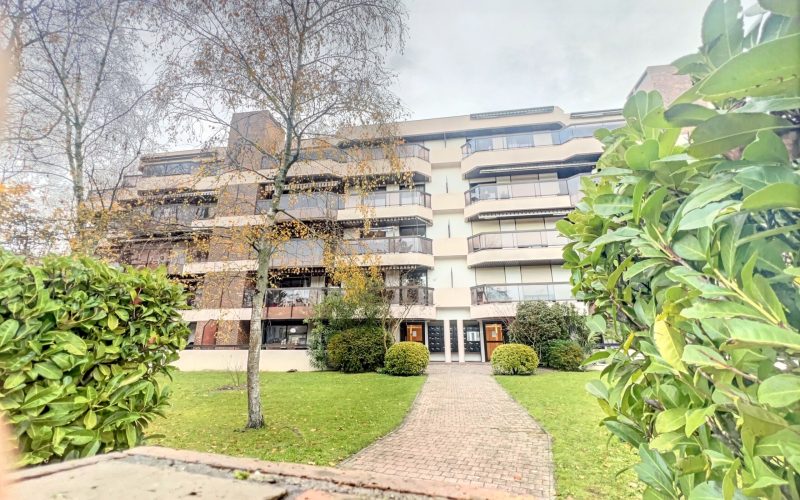 4E0C9D0B-E2C7-D25B-4B8A-EC428CC27F2A