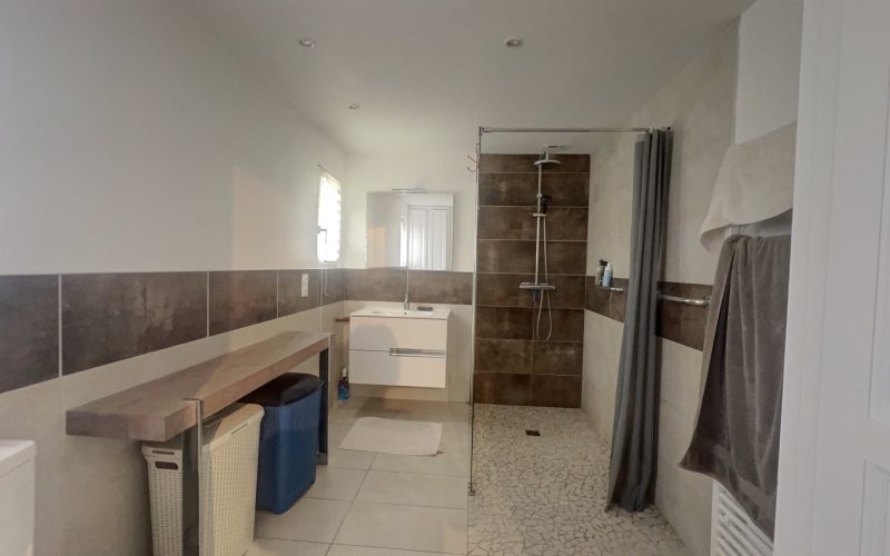 4F440054-11CB-659F-4637-9D31AC3DC0E1