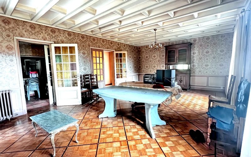 890D8FB3-C11E-E43A-2E8E-667B2EBDF77A