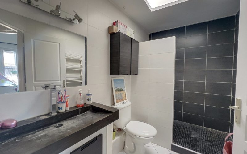 A4182592-BB0E-A8DE-B78D-8B23364B9B15